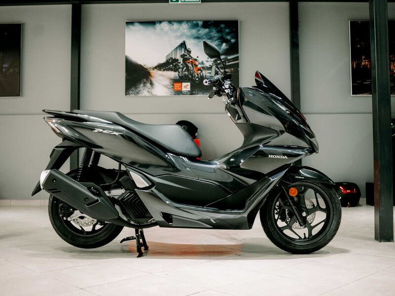 Honda PCX 160cc motorbike rental Seminyak