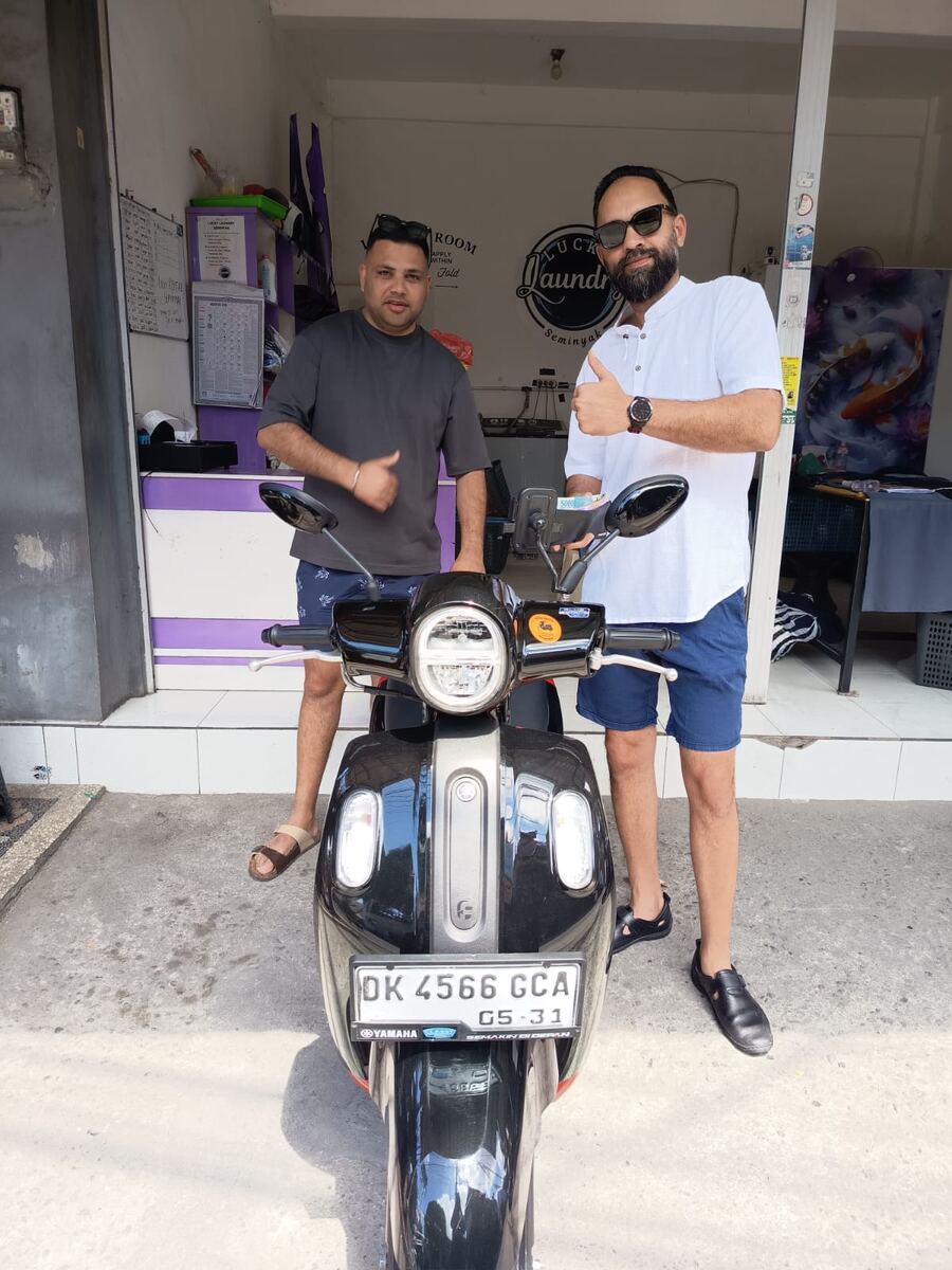 Customers with a black Yamaha Fazzio